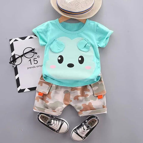 Cartoon Print T-shirt & Camo Shorts Set for Kids